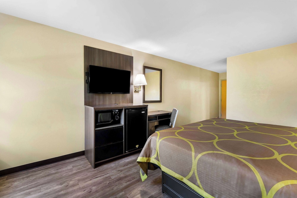 Standard Room, 1 King Bed - Photo 4