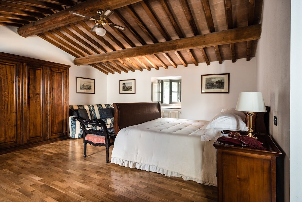 Deluxe Apartment, 3 Bedrooms, 2 Bathrooms, Garden View photo 3