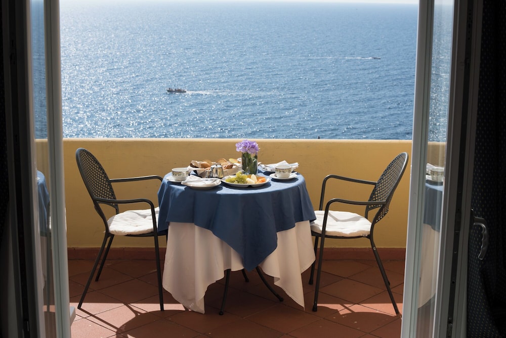 Deluxe Room, Sea View - Photo 1