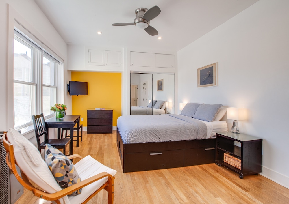 Studio Suite, Street view