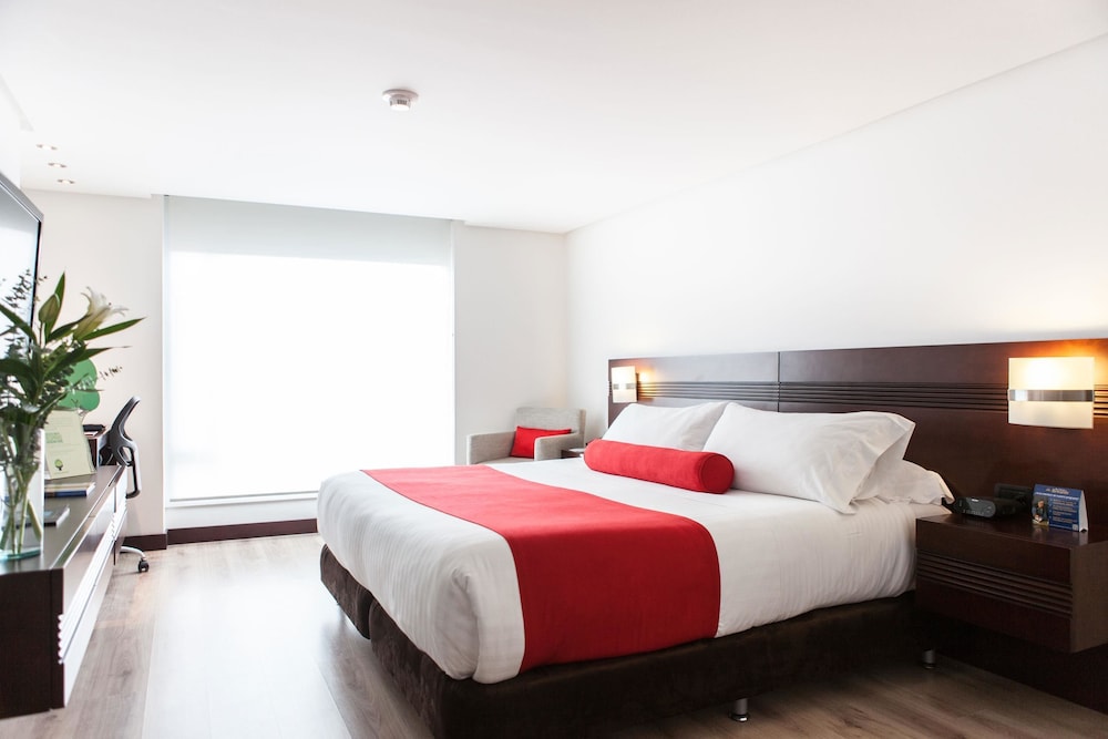 Suite, 1 King Bed, Non Smoking (Oversized Room) - Photo 1