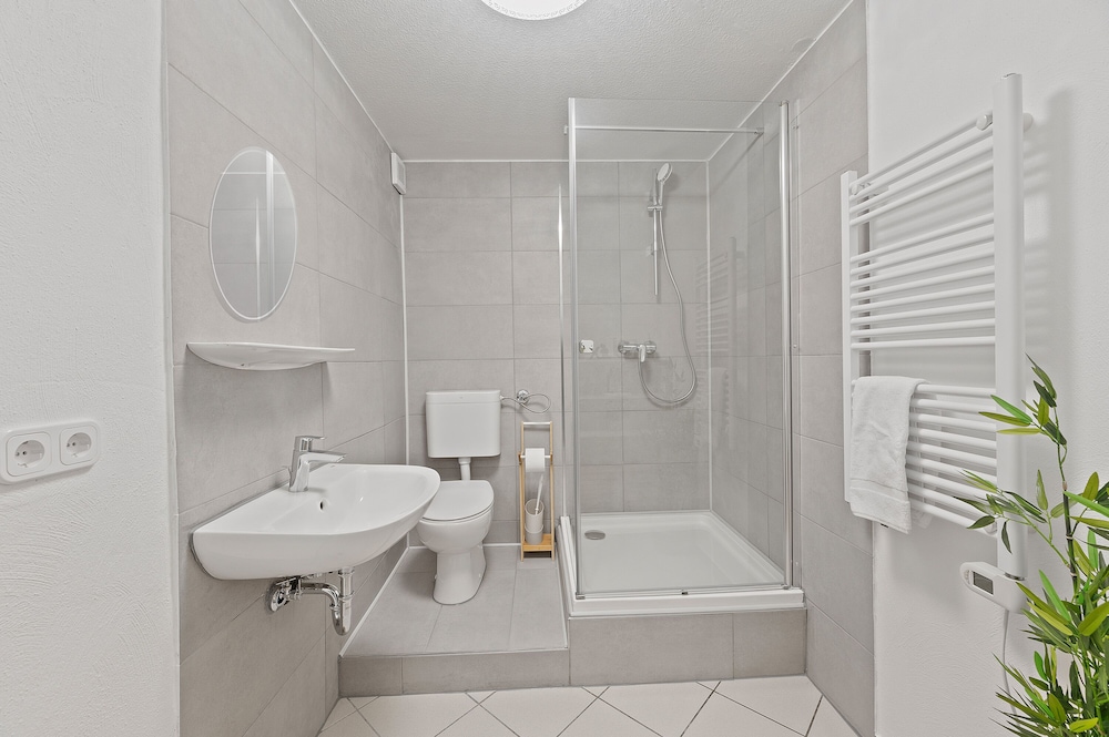 Grand Apartment, 3 Bedrooms, Kitchen, Garden Area photo 3