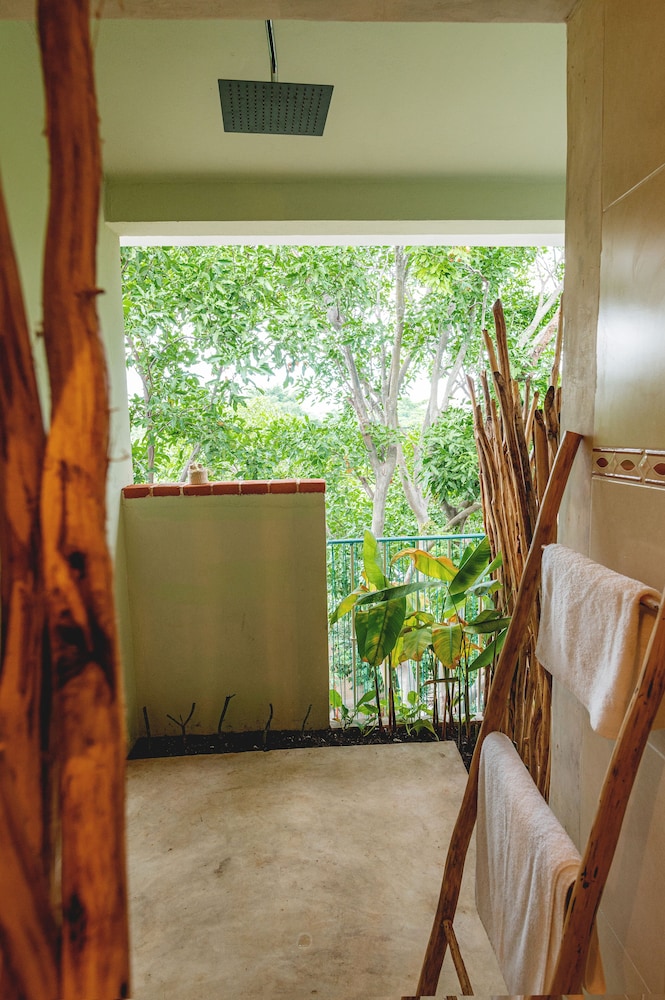 Design Room, 1 Queen Bed, Terrace, Garden View