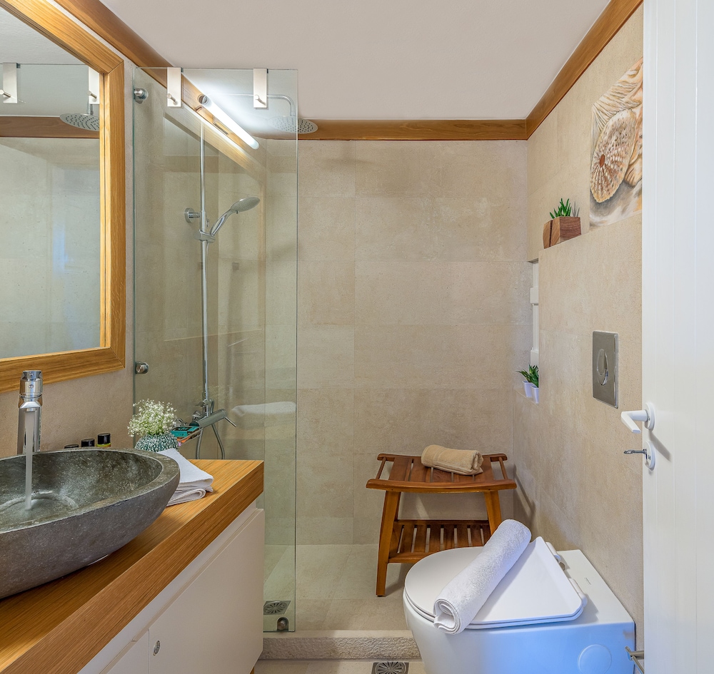 Comfort Suite photo 2