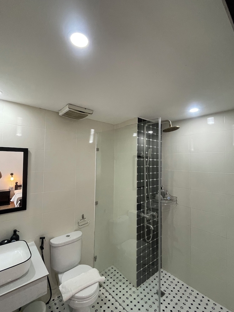 Family Triple Room, City View - Photo 6