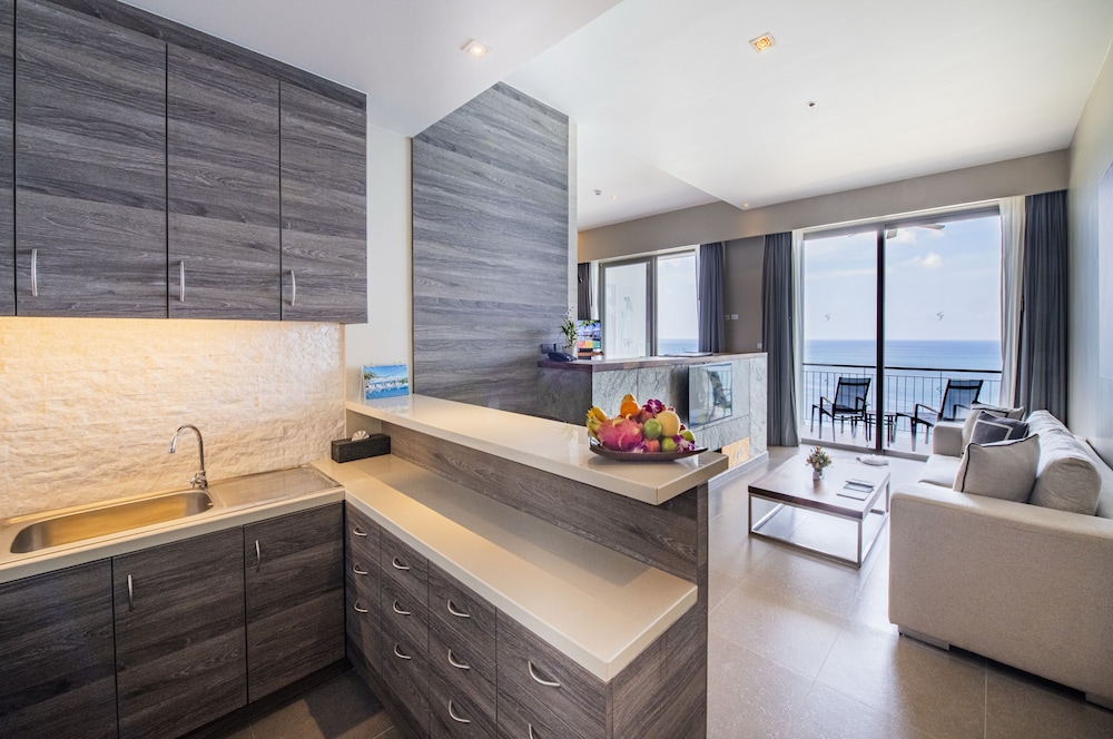 Sea View Grand Suites - Photo 6