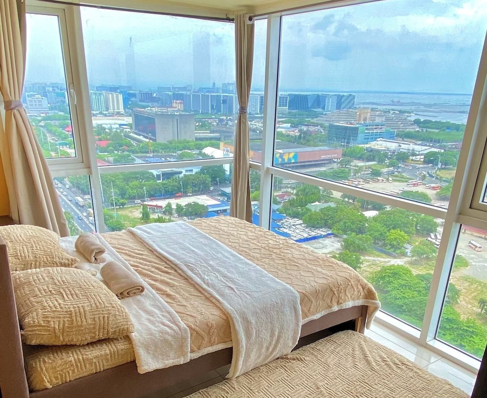 Executive Condo, City View