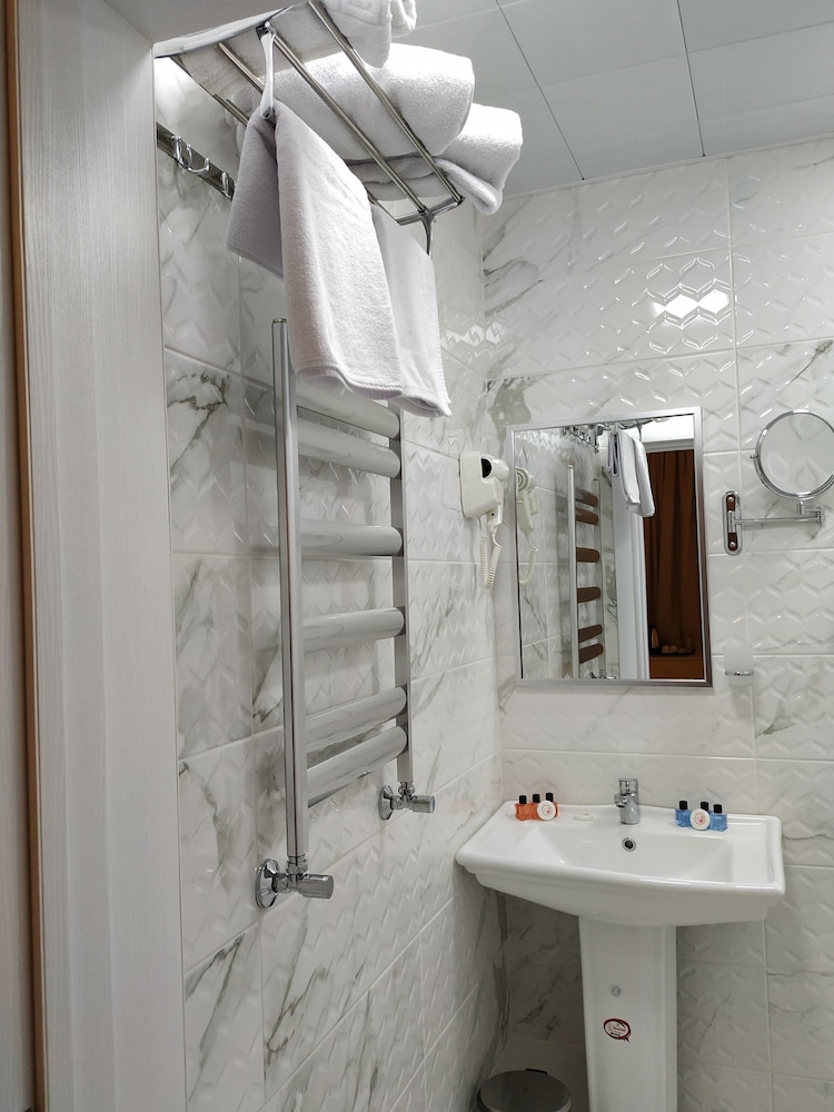 Standard Triple Room - Photo 6