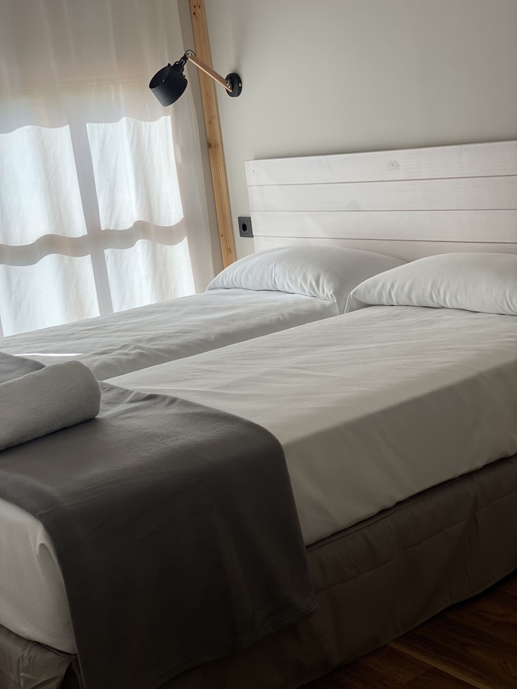 Habitación (Doble con baño compartido)