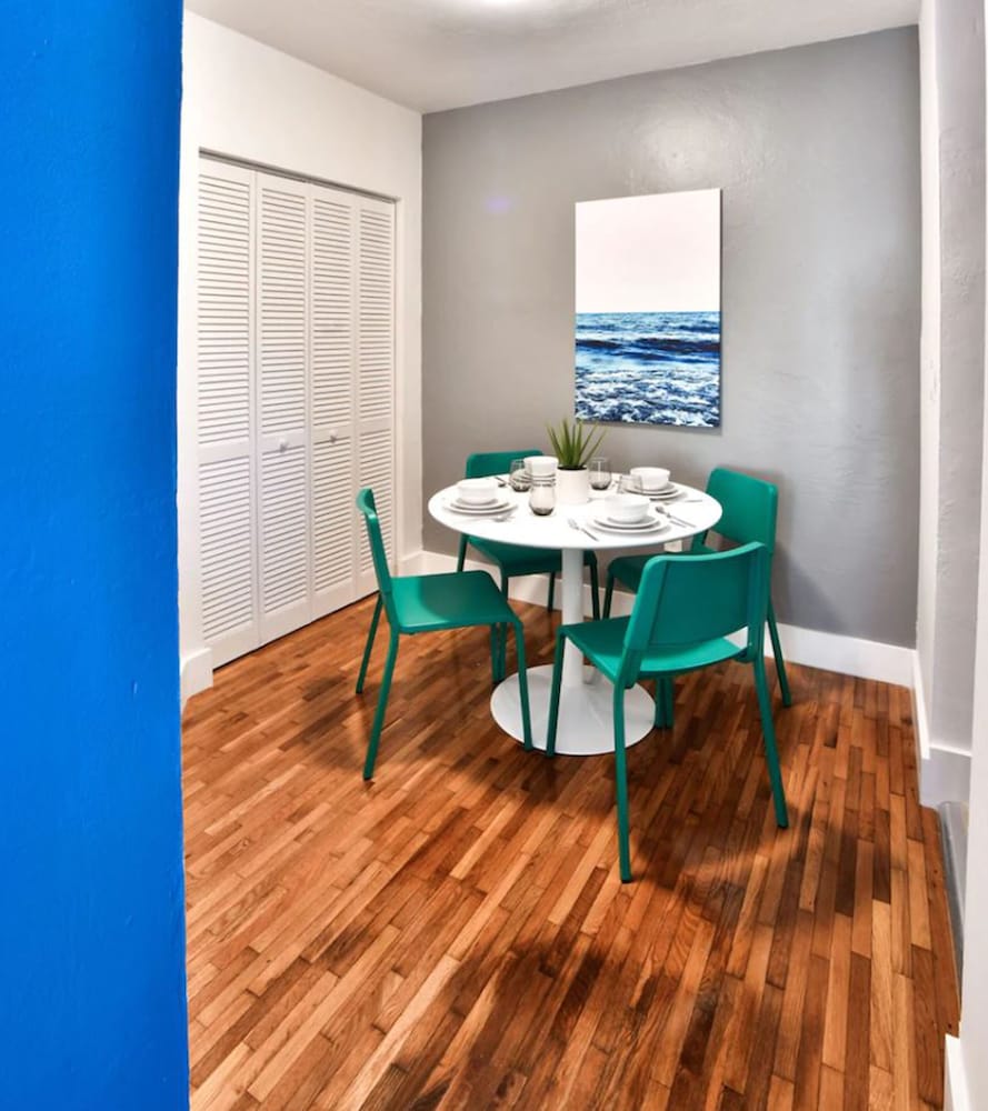 EatRestPlay One-Bedroom Sleeps 4 photo 2