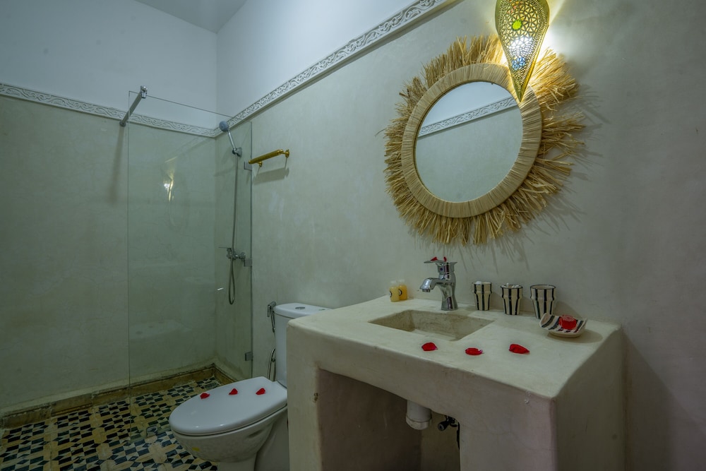 Standard Double Room - Photo 5