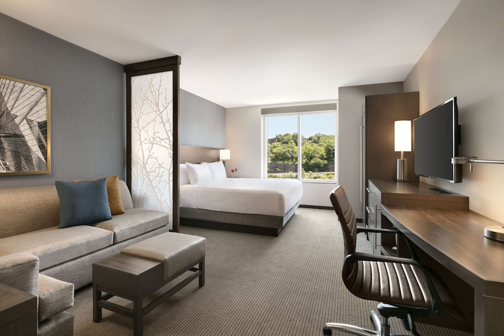 Suite, 1 King with Sofa bed - Photo 4