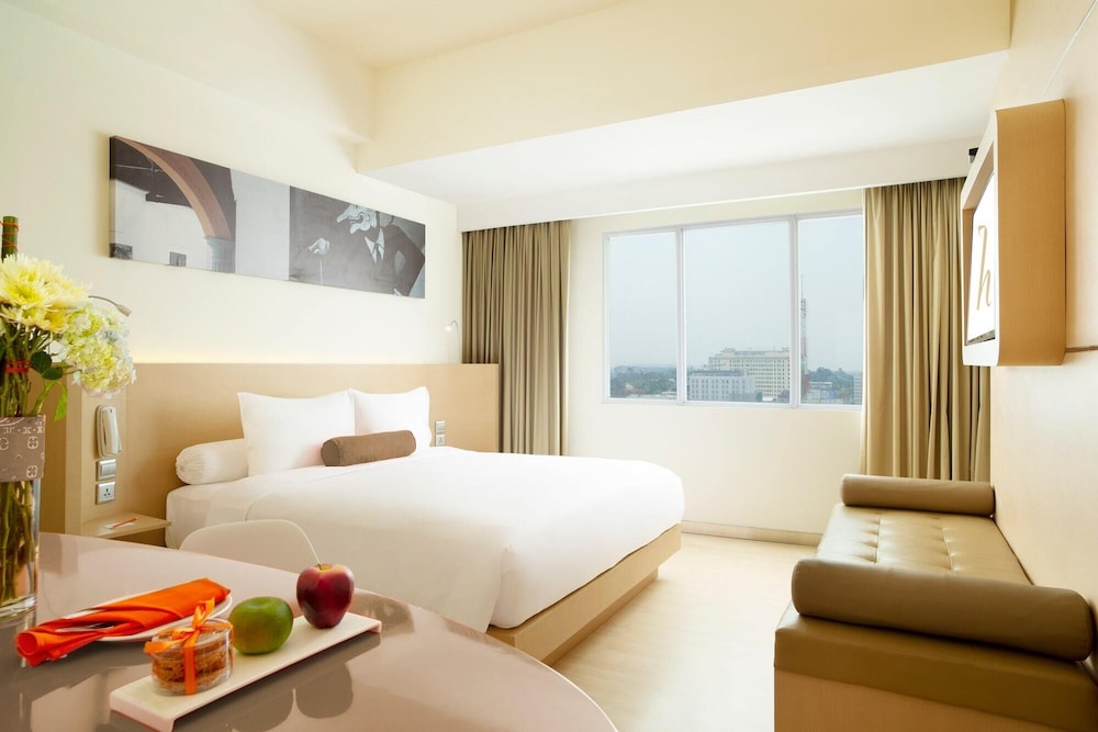 Executive Room, City View