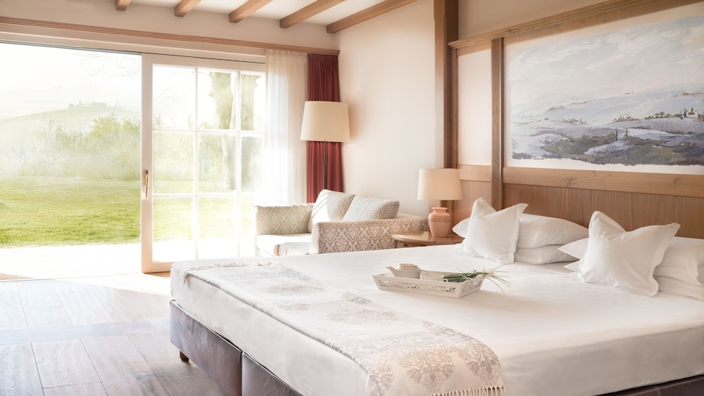 Family Room, Valley View (Spa Access)