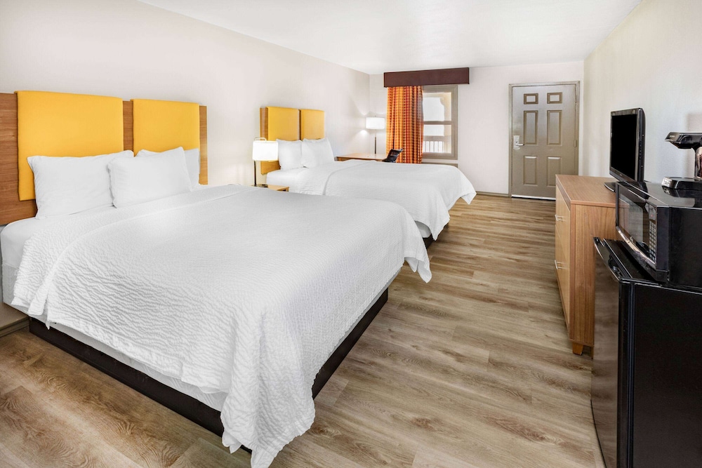 Room, 2 Queen Beds, Accessible, Non Smoking (Mobility,Tub w/Grab Bars) photo 1