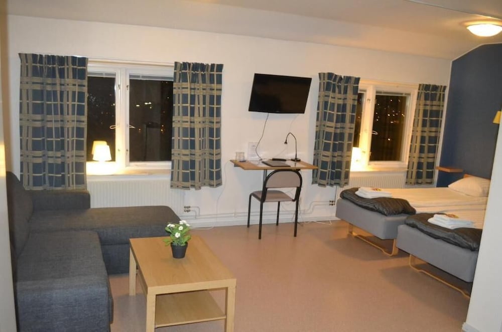 Family Room - Photo 4