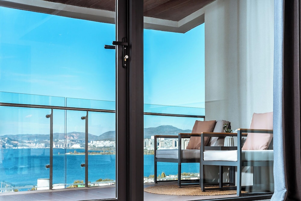 Superior Twin Room, Ocean View photo 2