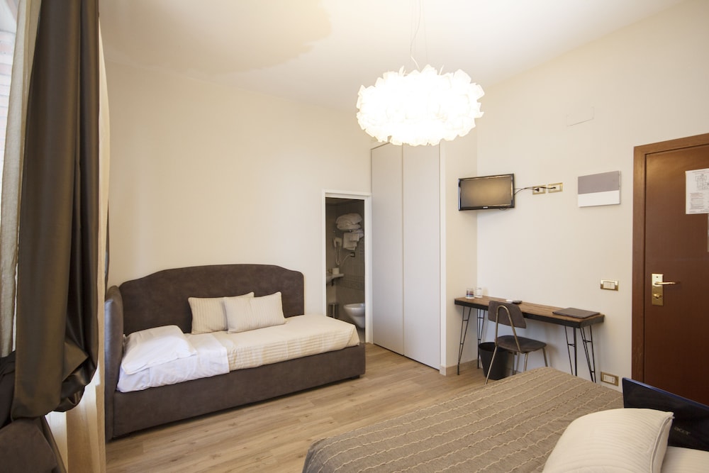 Superior Triple Room, Non Smoking, Ensuite - Photo 2