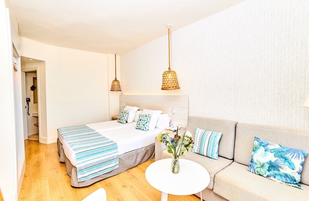 Deluxe Room, Sea View (Quadruple)