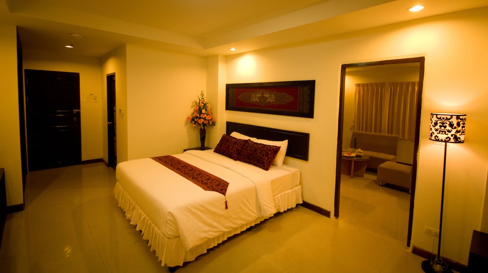 Balcony Suite - Photo 2