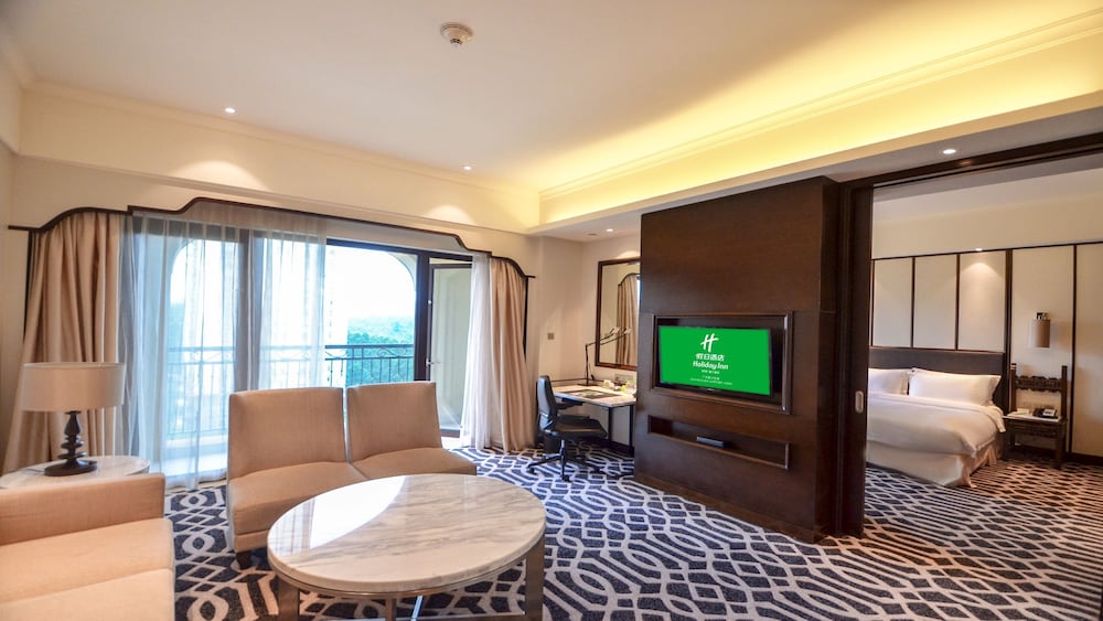 Suite, 1 Bedroom, Balcony photo 3