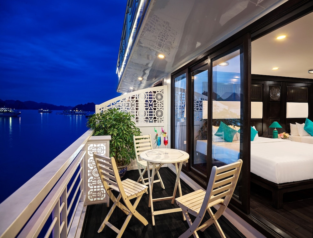 Family Suite, 2 Bedrooms, Connecting Rooms, Private Balcony & Jacuzzi - 2D1N photo 2