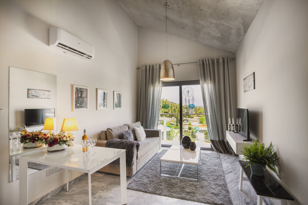 Suite, 1 Bedroom photo 3