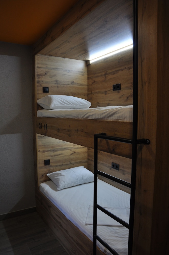 Standard Shared Dormitory, Women only (6 beds)