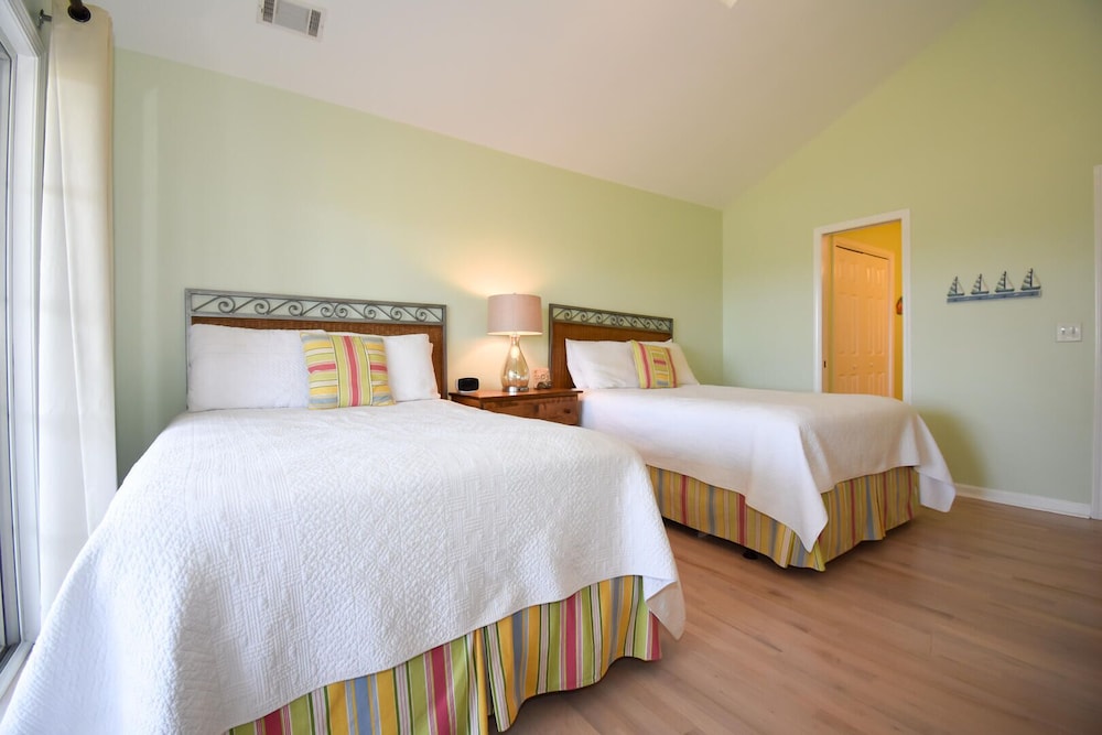 House, Multiple Beds, Kitchen photo 3