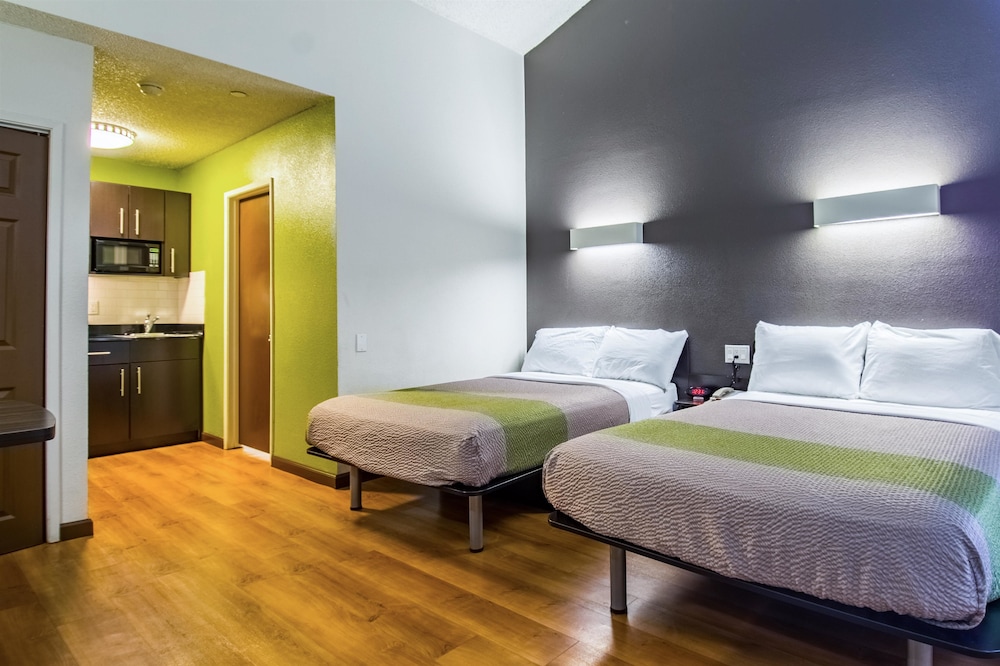 Standard Room, 2 Double Beds, Non Smoking, Kitchenette