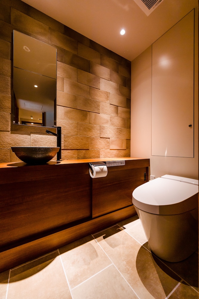 Deluxe King Room, Non Smoking - Photo 9
