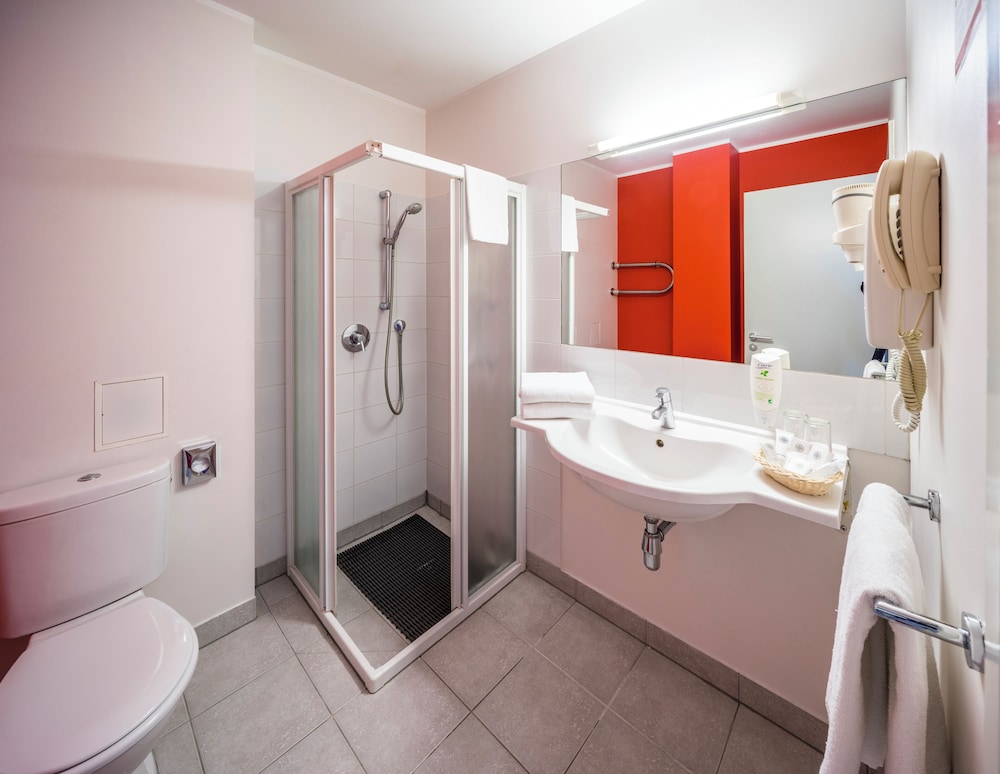 Standard Triple Room - Photo 3