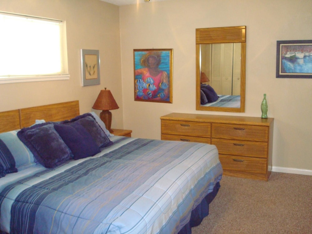 Condo, 2 Bedrooms