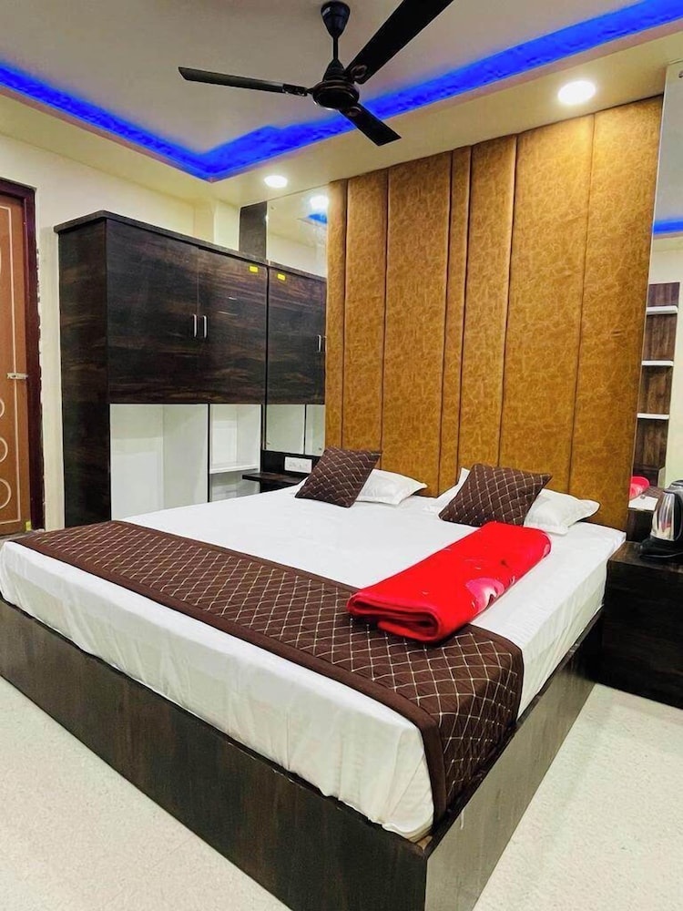 Deluxe Double Room, Balcony, City View photo 3