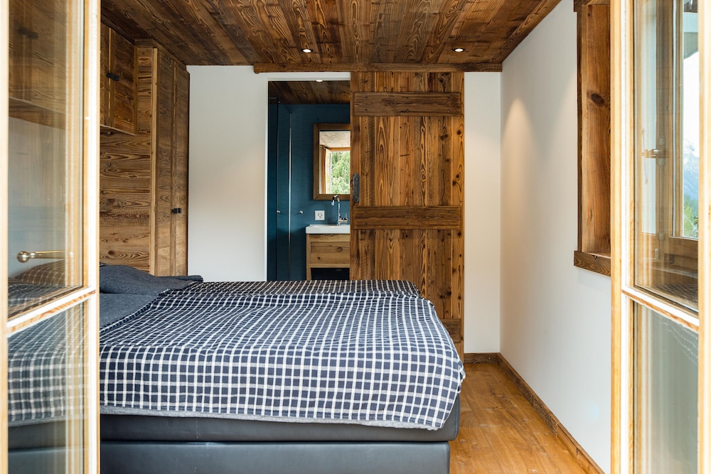 Chalet (5 Bedrooms) photo 2