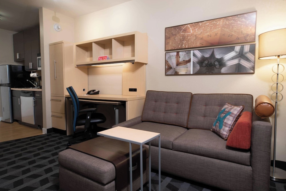 Studio, 1 Queen Bed with Sofa bed (Mobility Accessible, Tub) photo 1