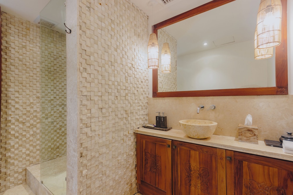 Two Bedroom Apartment with Pool photo 3