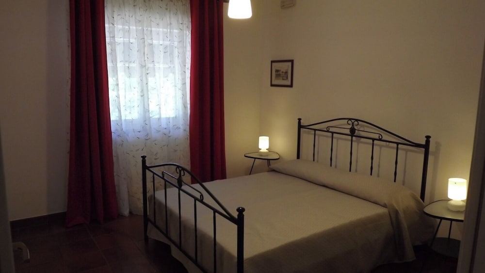 Classic Double or Twin Room, Pool View