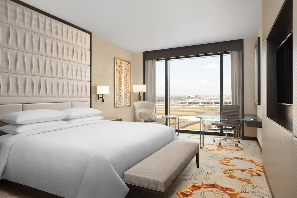 Suite, 1 Bedroom - Photo 3
