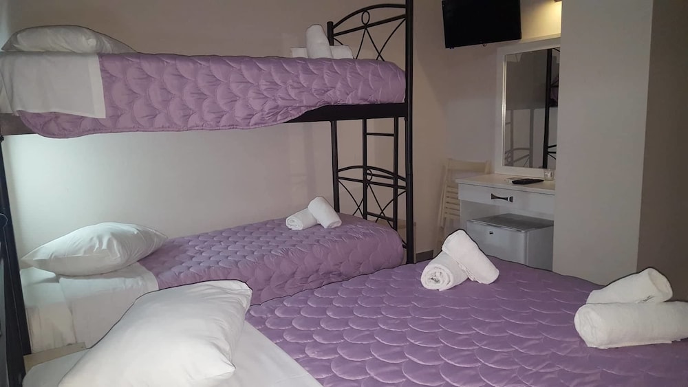 Basic Quadruple Room photo 1