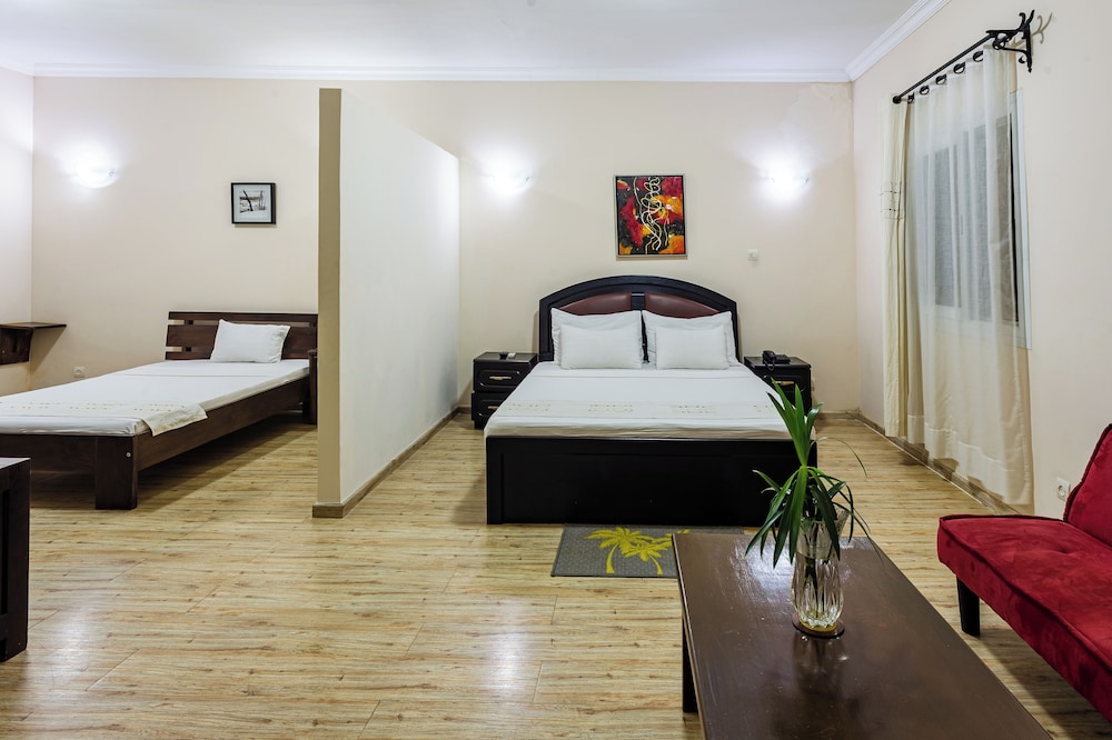 Comfort Suite, Multiple Beds, Non Smoking, Garden View photo 3
