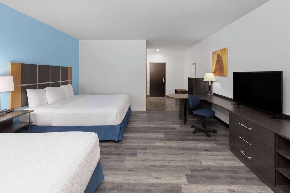 Room, Multiple Beds, Non Smoking photo 2