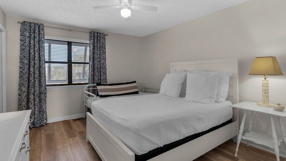 Townhome, Multiple Beds, Patio, Ocean View (Blue Nine 5)