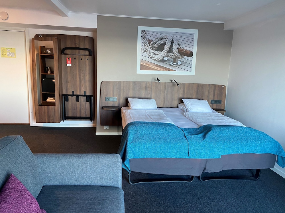 Suite, Multiple Beds, Non Smoking, Sea View - Photo 1