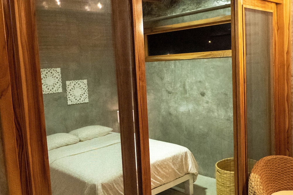 Deluxe Room, 1 Bedroom, Non Smoking, Beach View photo 1