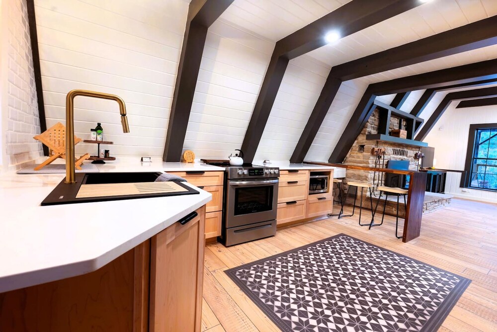 A-frame Retreat on Private Pond, Billede 47