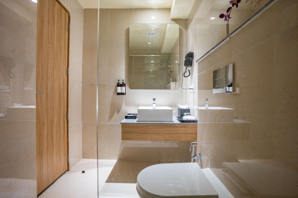 Premium Room, Balcony, Partial Sea View - Photo 2