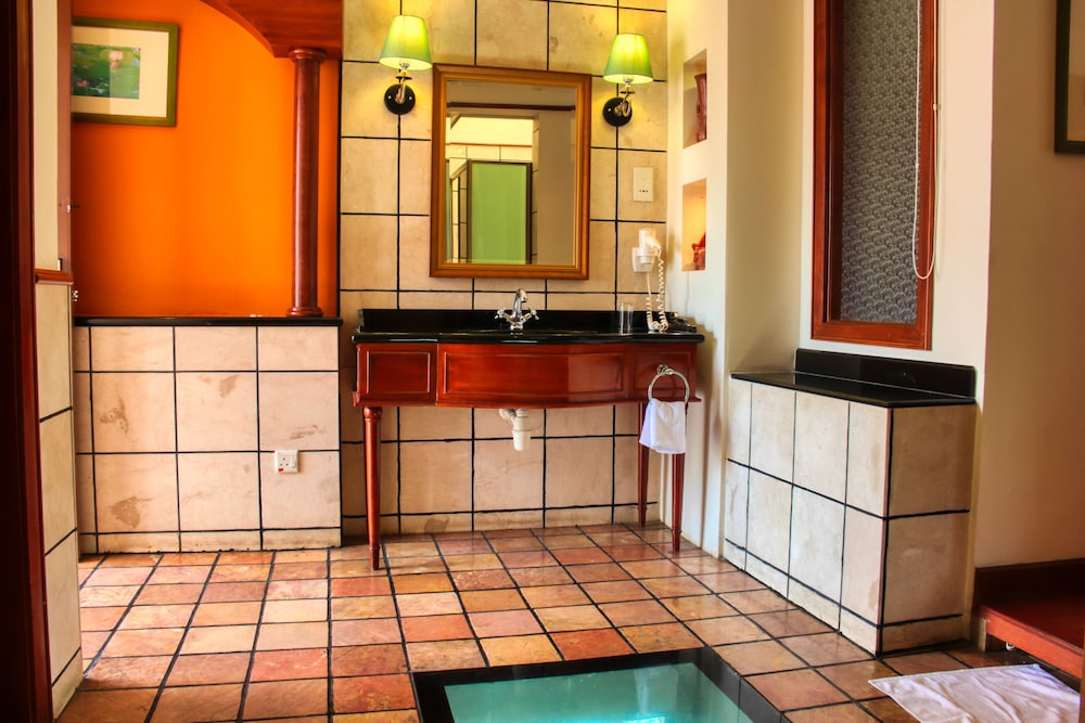 Premium Water Chalet photo 2