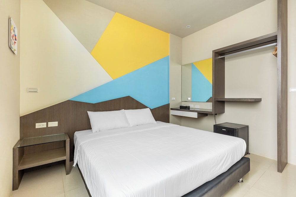 Deluxe King Room photo 1
