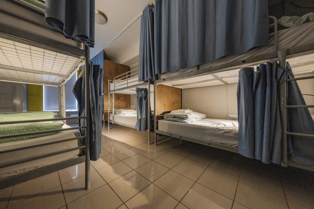 2 Beds in 8-Bed Dorm